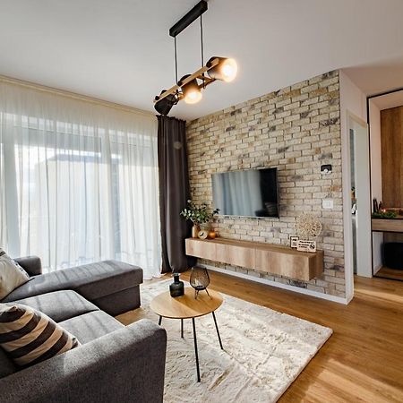 Ara Apart Hotel Braşov Esterno foto
