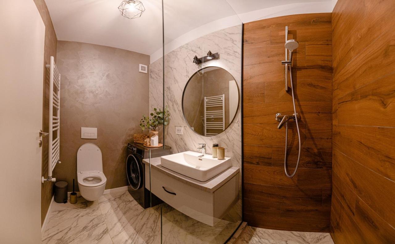 Ara Apart Hotel Braşov Esterno foto