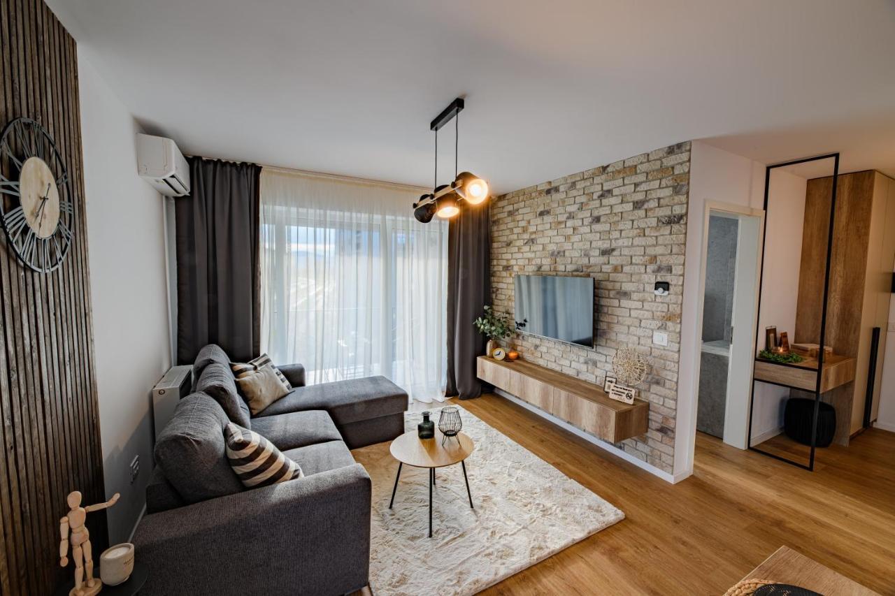 Ara Apart Hotel Braşov Esterno foto
