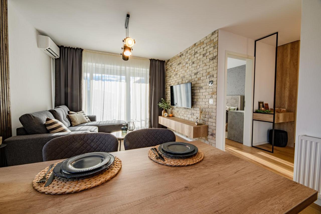 Ara Apart Hotel Braşov Esterno foto