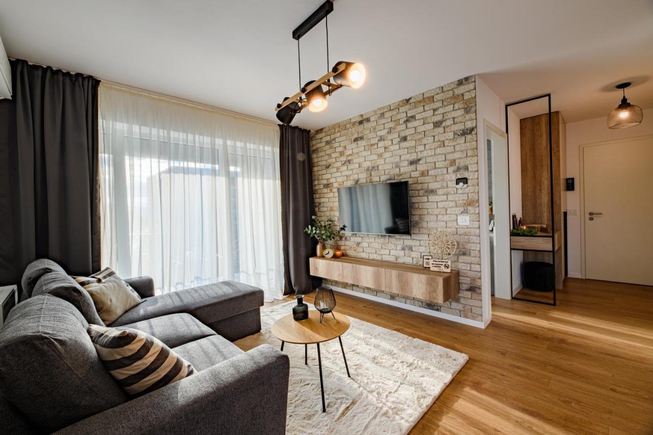 Ara Apart Hotel Braşov Esterno foto