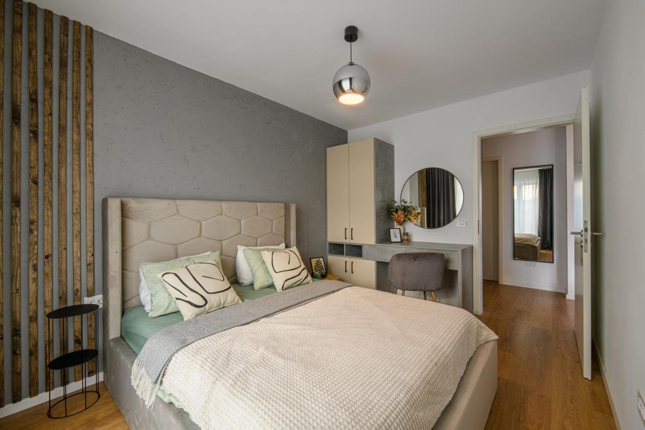 Ara Apart Hotel Braşov Esterno foto